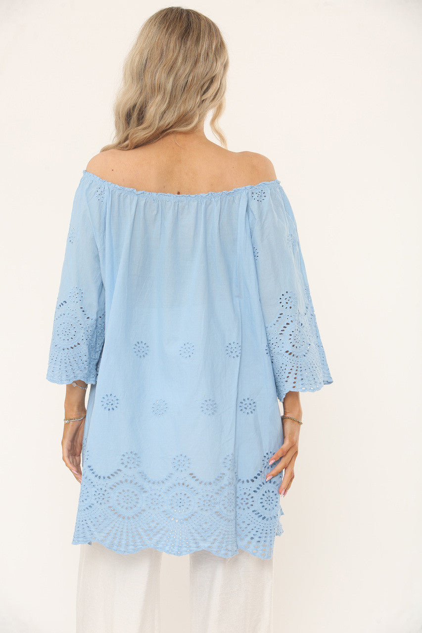 OFF SHOULDER TOP MET OOGJESONTWERP - LICHTBLAUW