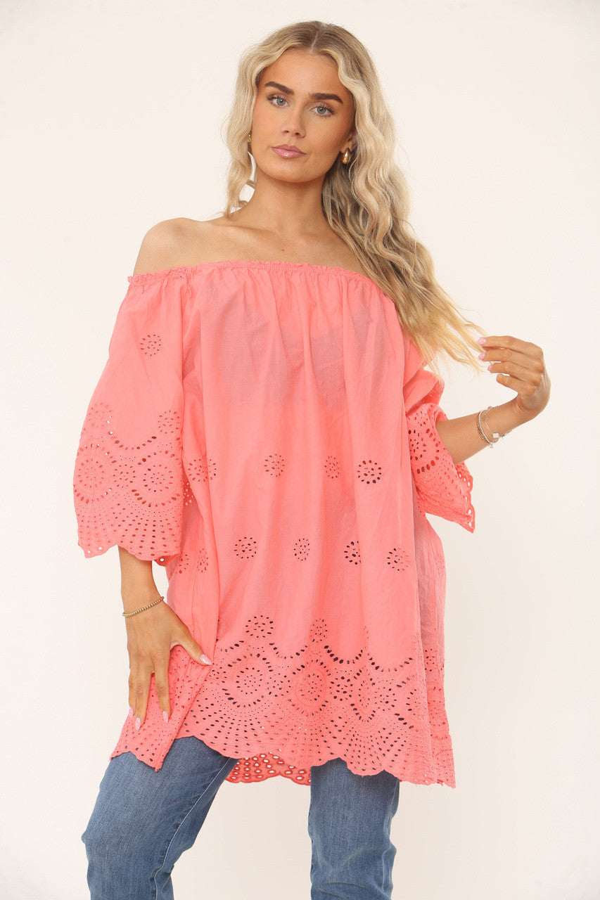 OFF-THE-SHOULDER TOP MET OOGJES - KORAAL