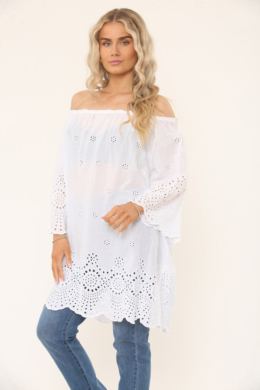 OFF THE SHOULDER EYELET DESIGN TOP - WIT