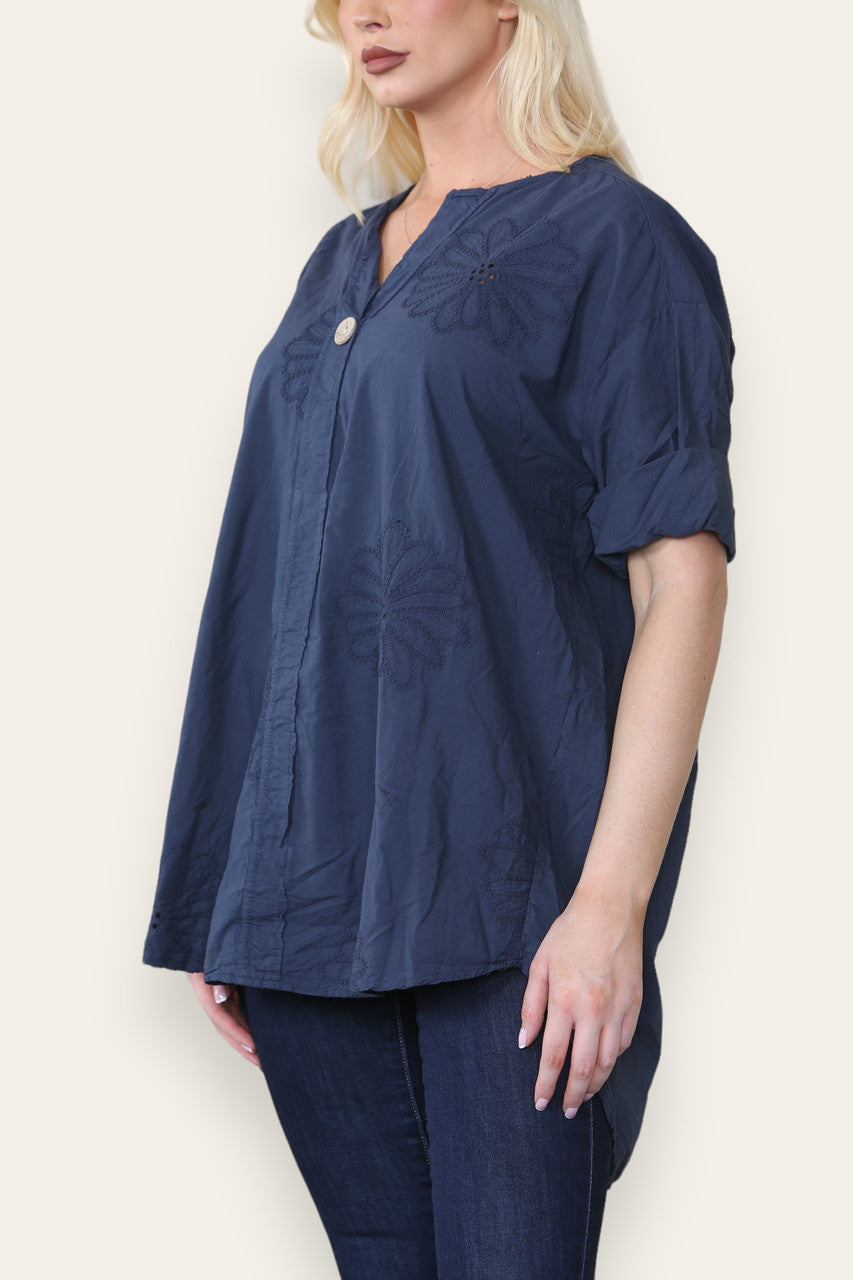 BRODERIE ANGLAISE SHIRT MET V-HALS MARINE