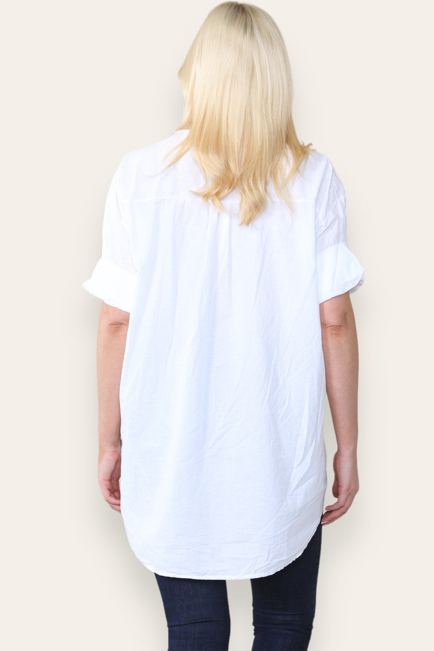 BRODERIE ANGLAISE SHIRT MET V-HALS WIT