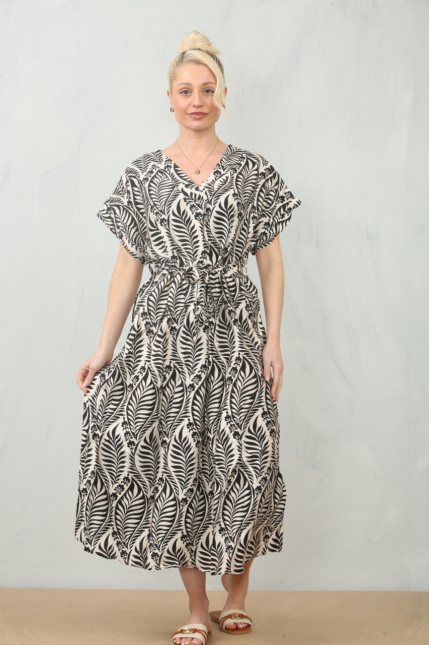 ABSTRACTE JURK MET BLADPRINT EN STROPDAS IN DE TAILLE - ZWART