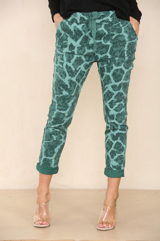 BROEK MET CRACK PRINT, ELASTISCHE MAGIC STRETCH EN GROEN