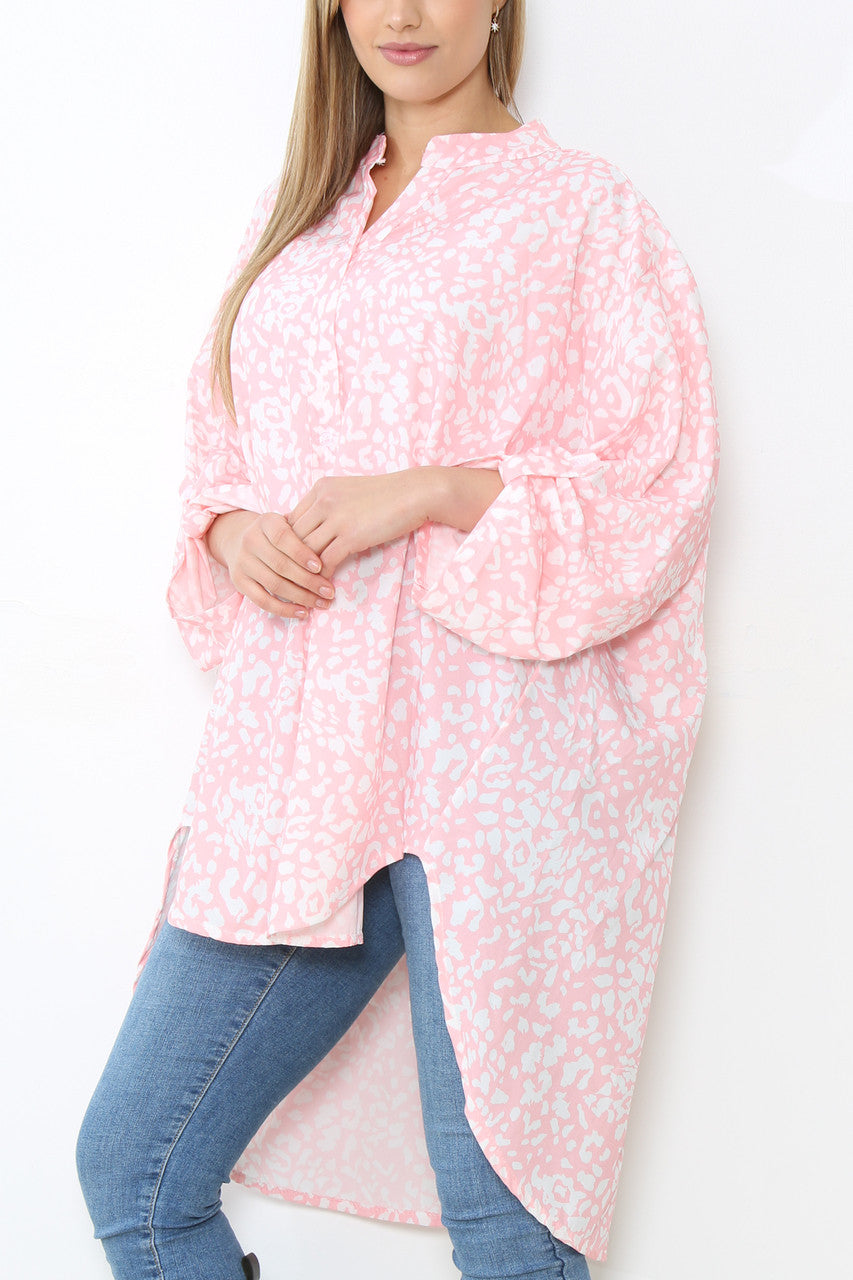 Damesblouse met panterprint, lange pasvorm en opa kraag, roze