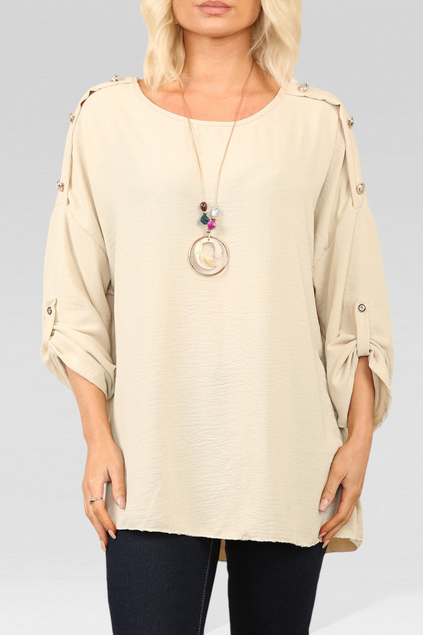 BLOUSE MET KNOPEN OP DE MOUWEN EN HALSSTEEN KETTING