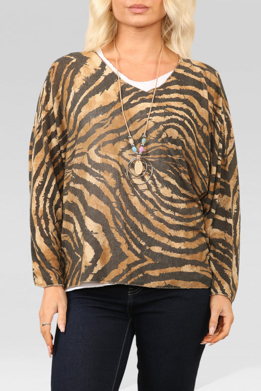 TOP MET DUBBELE LAAG EN TIJGERPRINT MET KETTING MOSTERD