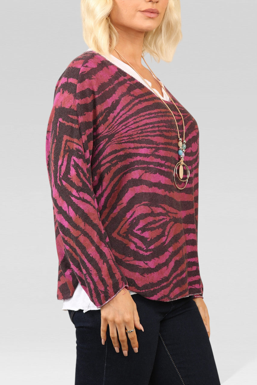 DOUBLE LAYER TOP MET TIJGERPRINT EN KETTING CERISE