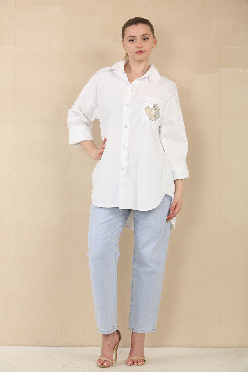 NEEDLECORD SHIRT MET ZAKJE MET HARTJESPRINT - WIT
