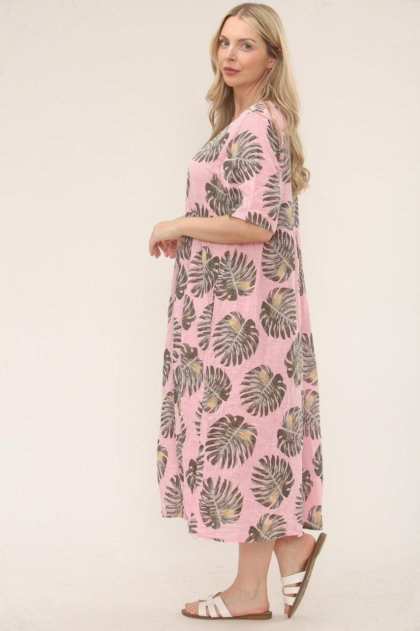 JURK MET TROPISCHE BLADPRINT EN RELAXTE PASVORM - ROZE