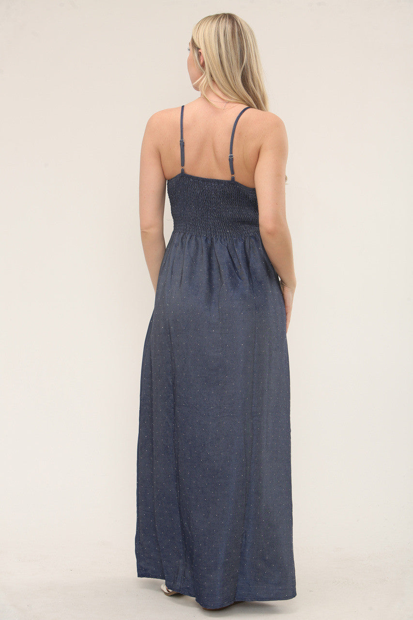 LANGE ZOMERJURK MET SPAGHETTIBANDJES EN STRASSDETAILS - MARINEBLAUW