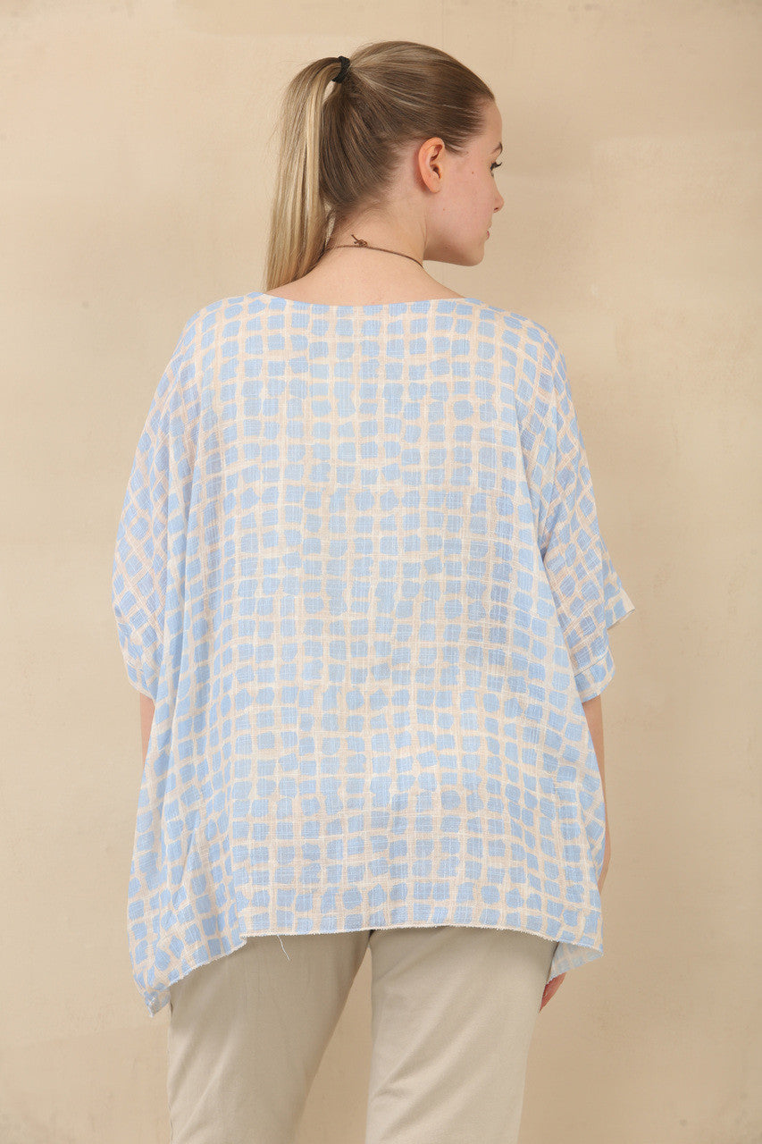 SQUARES PRINT TEXTURED BATWING TOP WITH NECKLACE - LIGHT BLUE