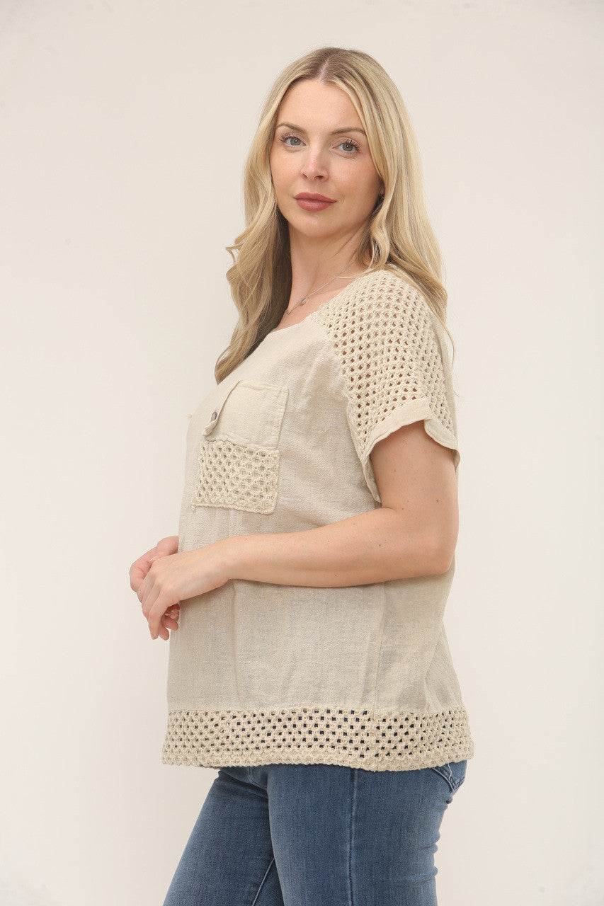 GEHAAKT DETAIL TOP MET KORTE MOUWEN - STEEN