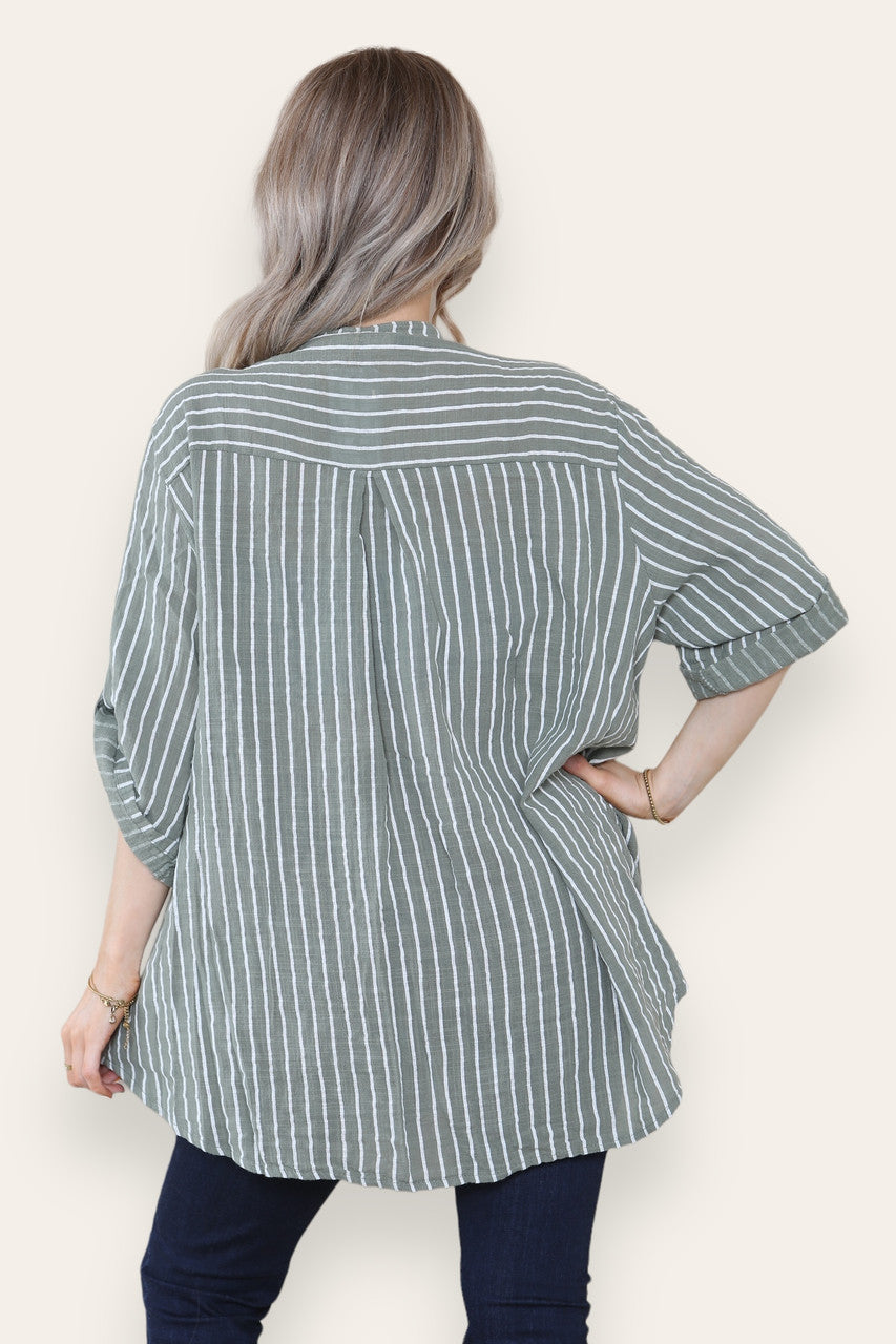 BLOUSE MET STREEPJES EN GRANDAD KRAAG IN KHAKI