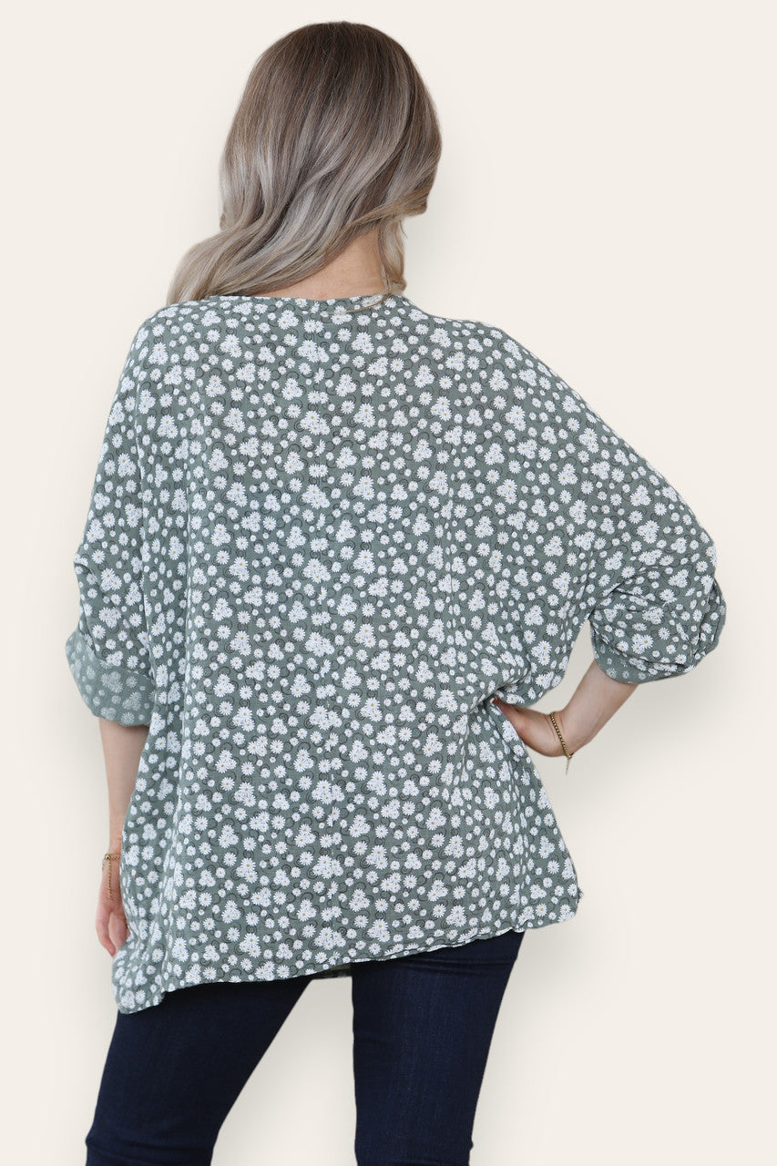LUCHTIGE TOP MET GEBLOEMDE SWIRLPRINT EN KAKI KLEUR