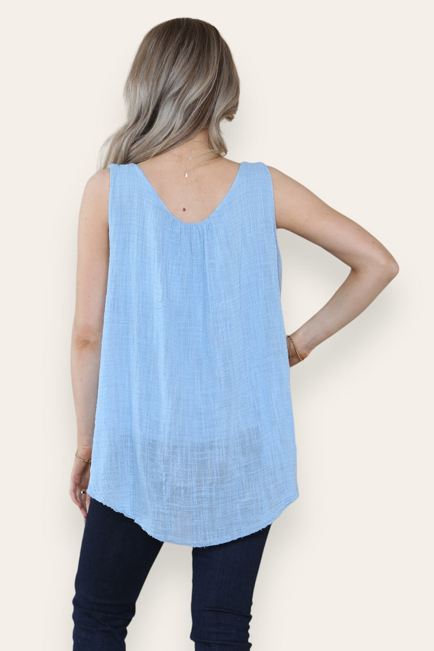 SLEEVELESS VEST TOP WITH NECKLACE LIGHT BLUE