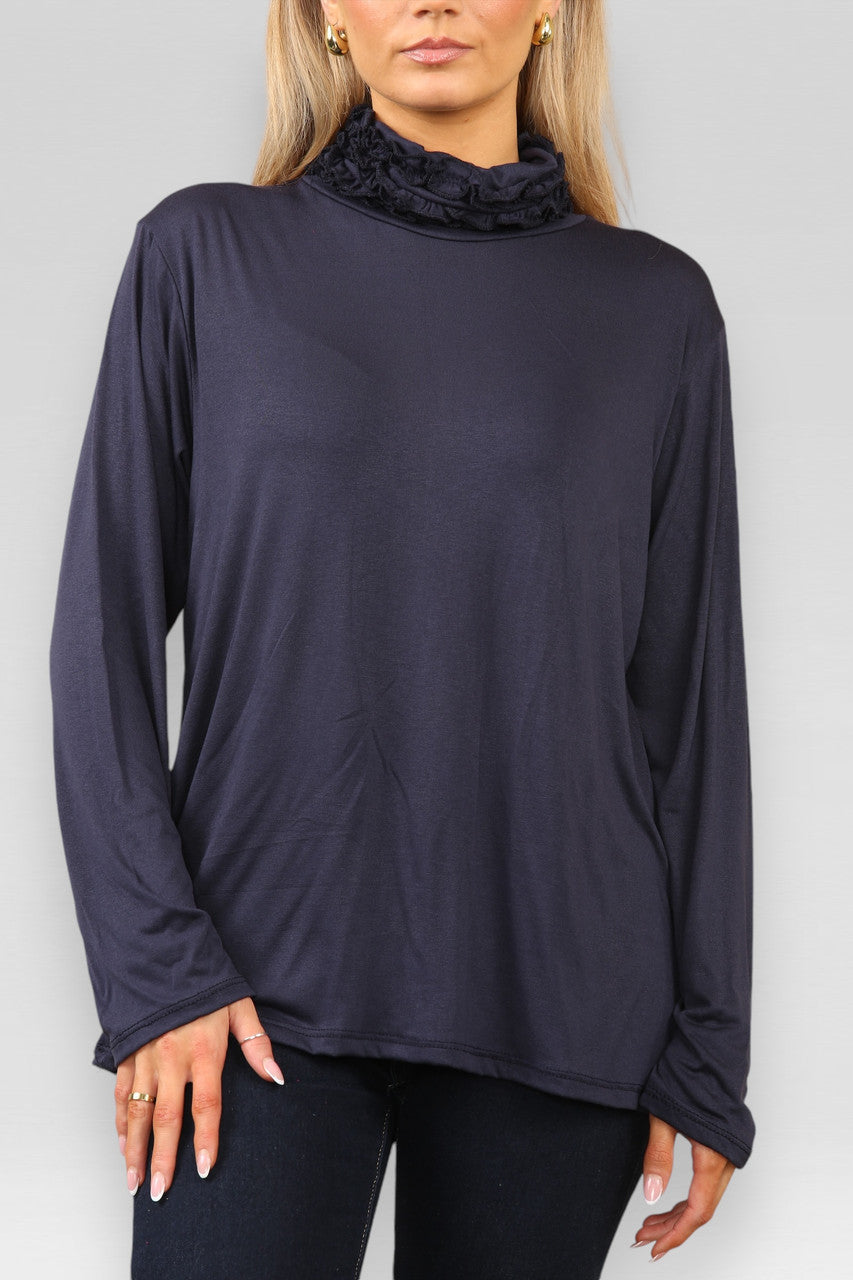 TOP MET LANGE MOUWEN EN RUFFELHALS DONKERBLAUW