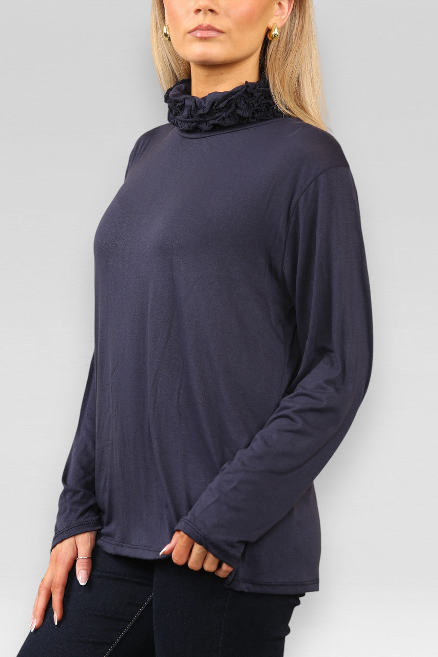 TOP MET LANGE MOUWEN EN RUFFELHALS DONKERBLAUW
