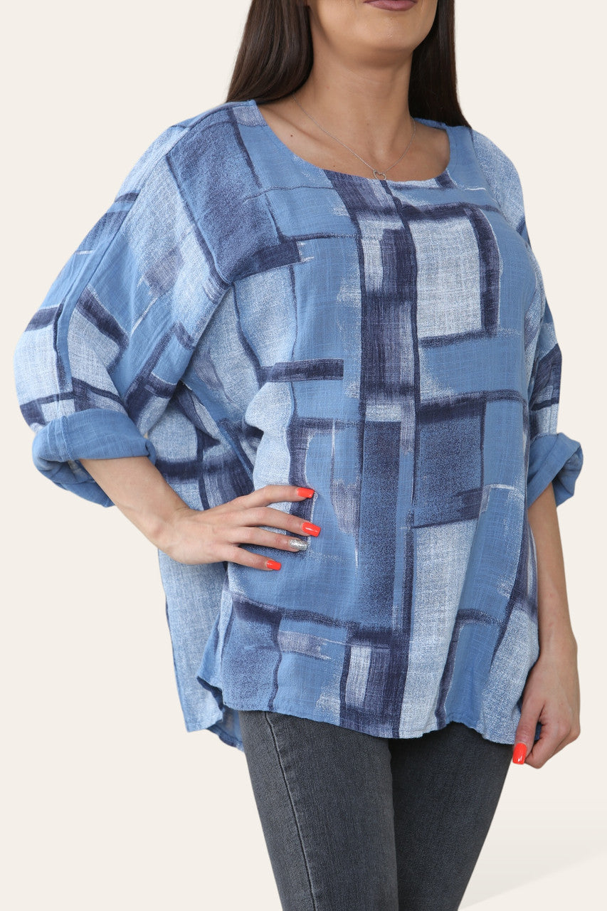 VIERKANTE GEOMETRISCHE VORMEN PRINT TOP DENIM