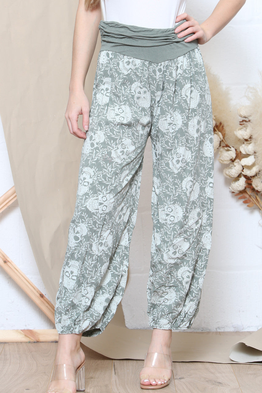 Damesbroek met doodskop print in gypsy-stijl, kaki