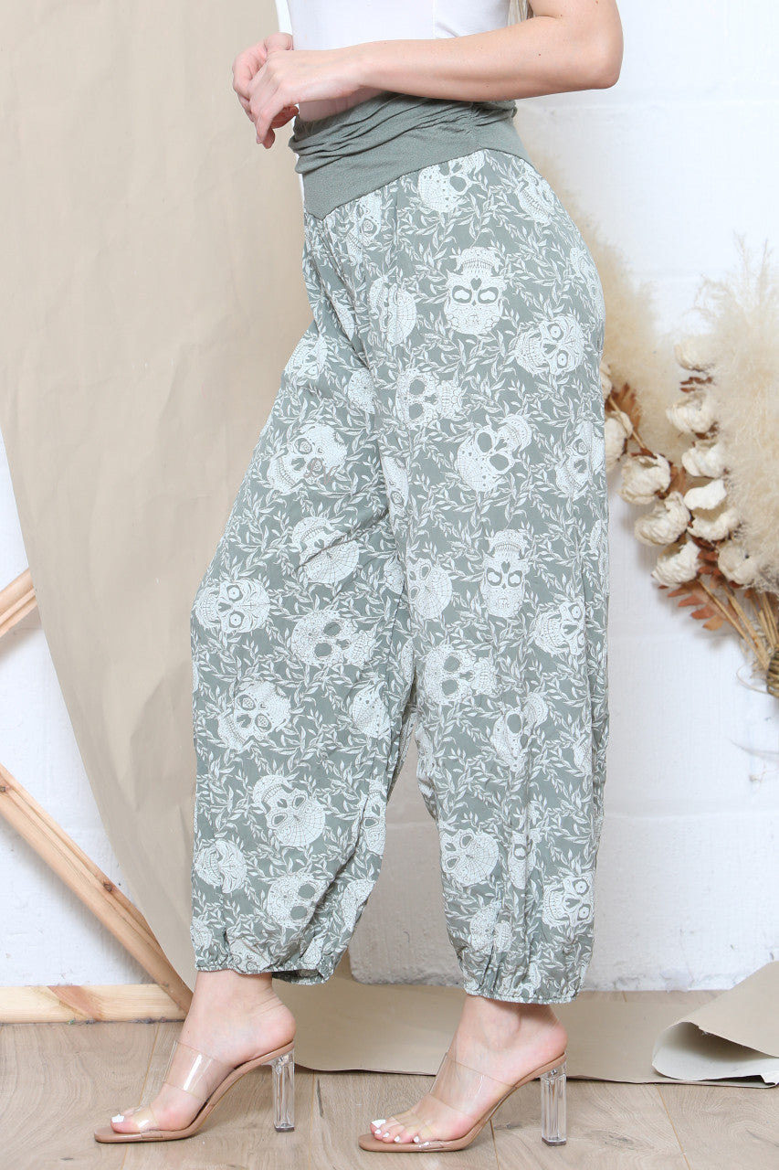 Damesbroek met doodskop print in gypsy-stijl, kaki