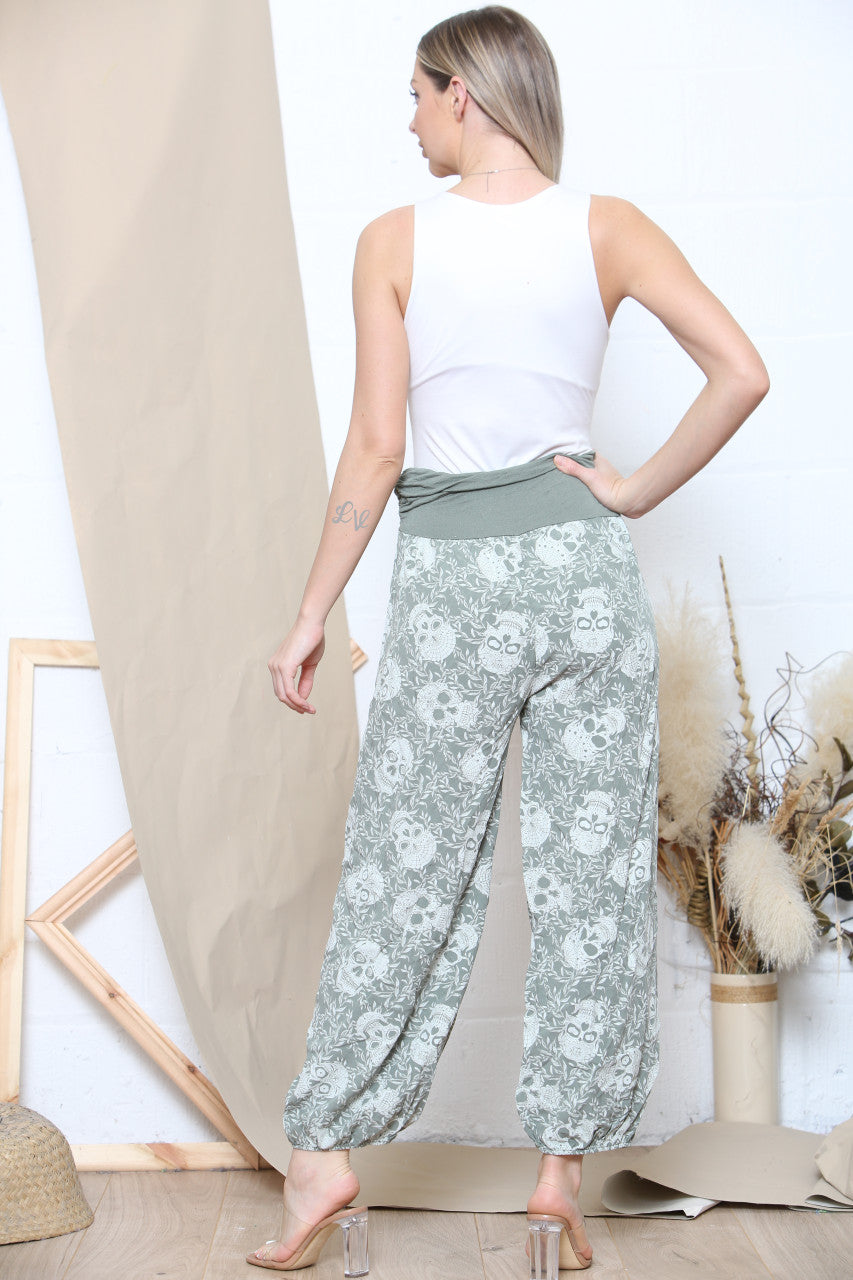 Damesbroek met doodskop print in gypsy-stijl, kaki