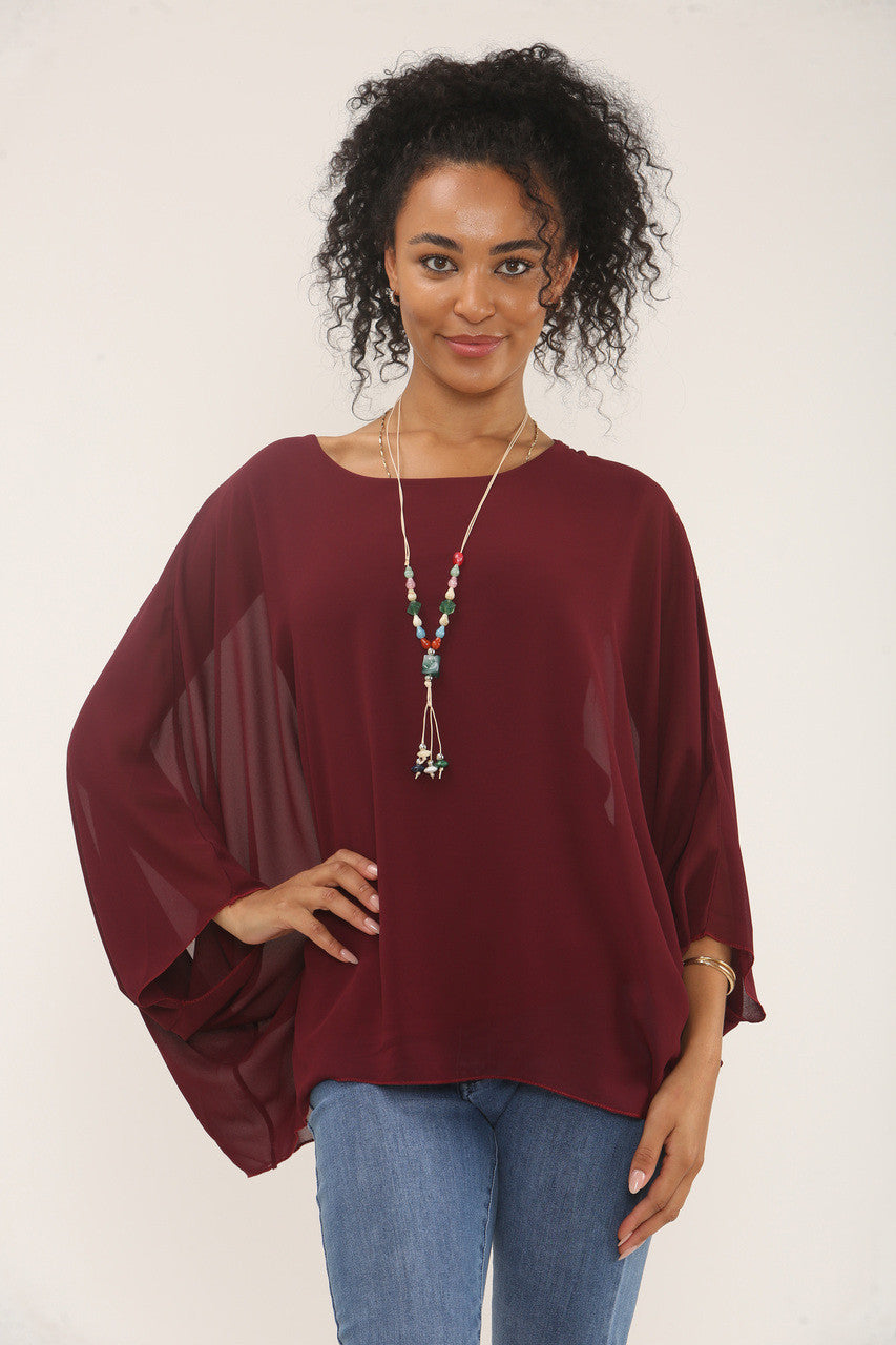 VLEERMUISMOUW BLOUSE MET KETTING - BORDEAUXROOD