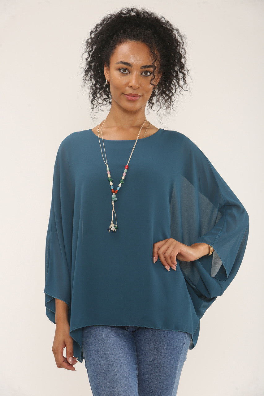BATWING BLOUSE MET KETTING - PETROLBLAUW