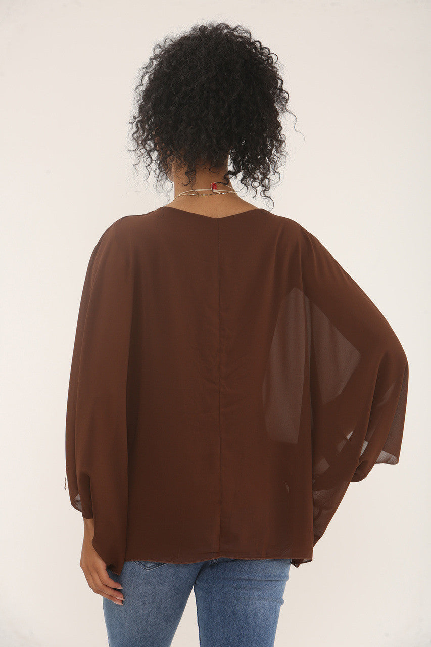 VLEERMUISMOUW BLOUSE MET KETTING - BRUIN