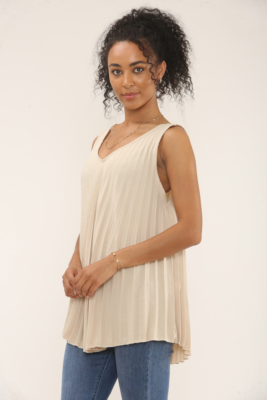 TOP MET PLOOIEN EN V-HALS - BEIGE
