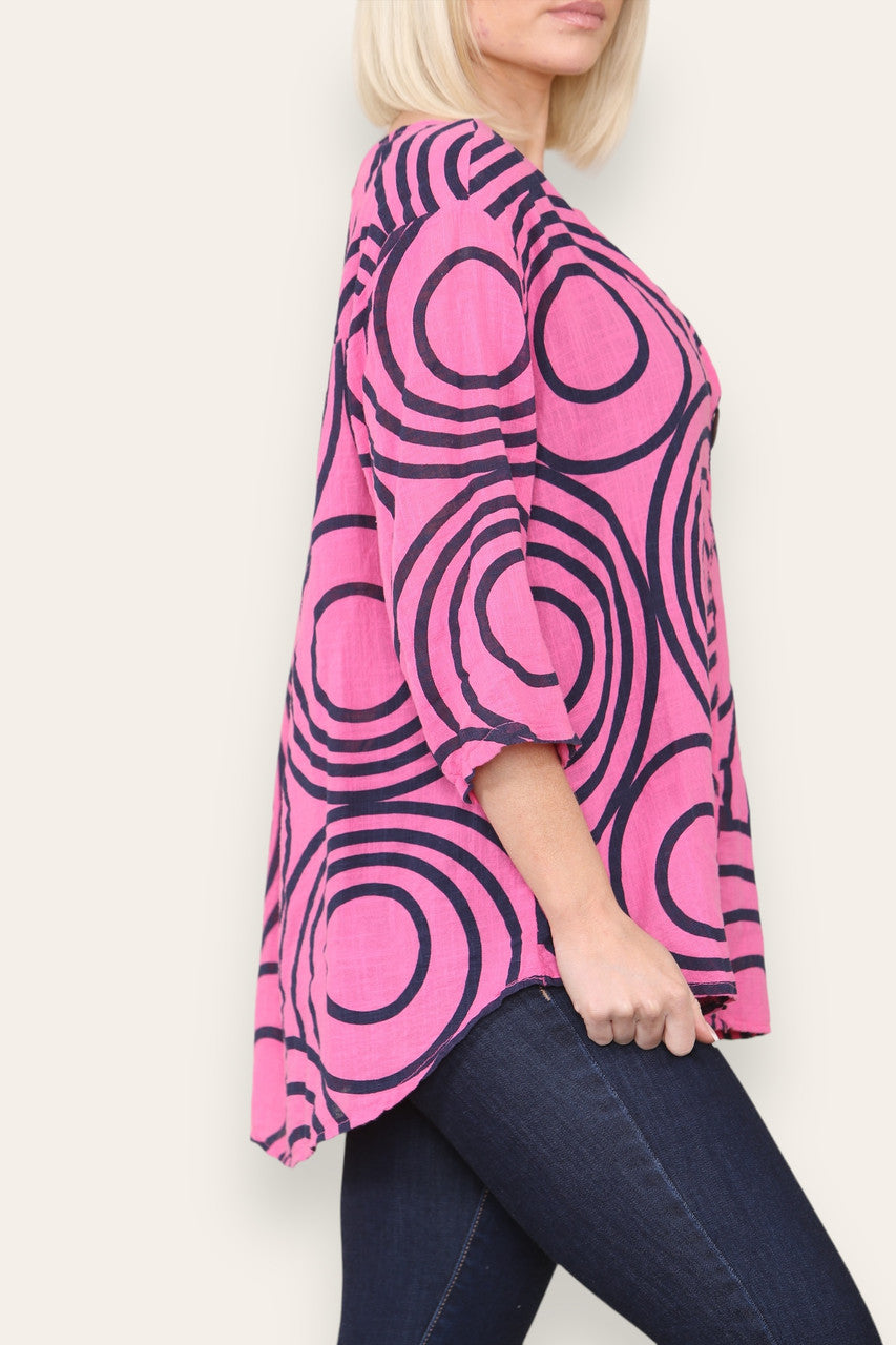 CIRCLE SWIRL PRINT GRANDAD COLLAR BUTTON FRONT TOP CERISE