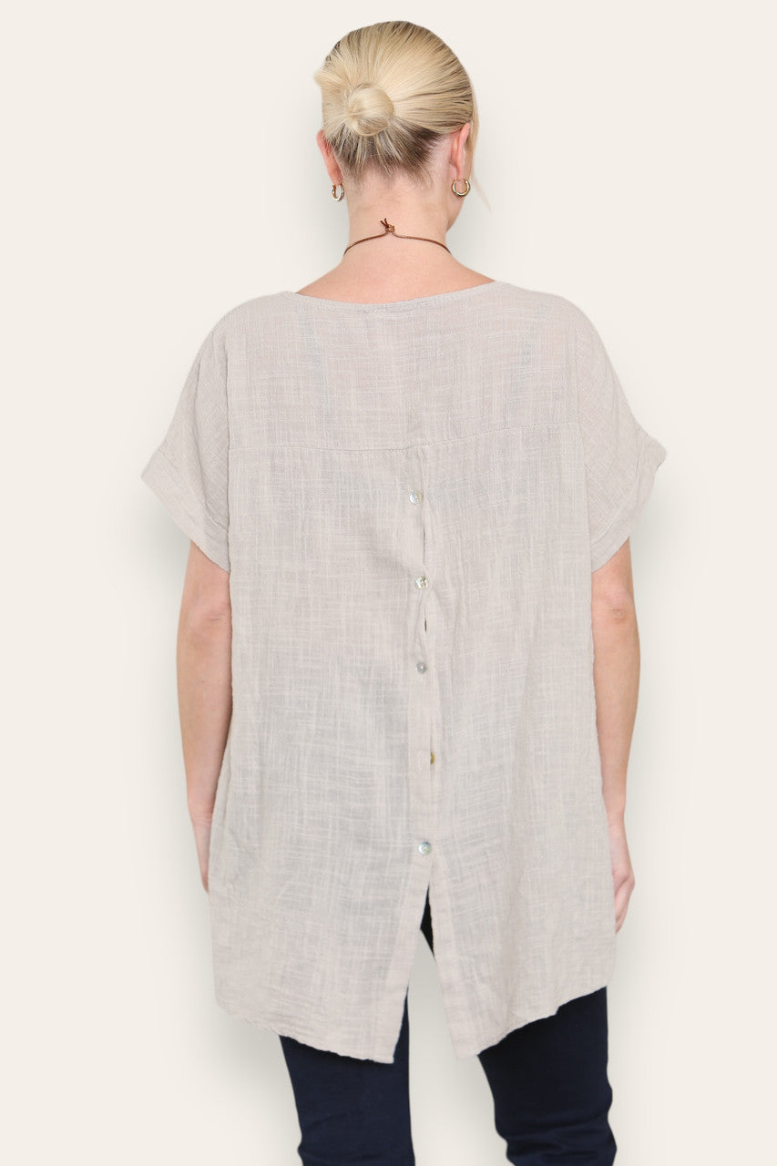 BUTTON BACK DETAIL TOP WITH NECKLACE STONE