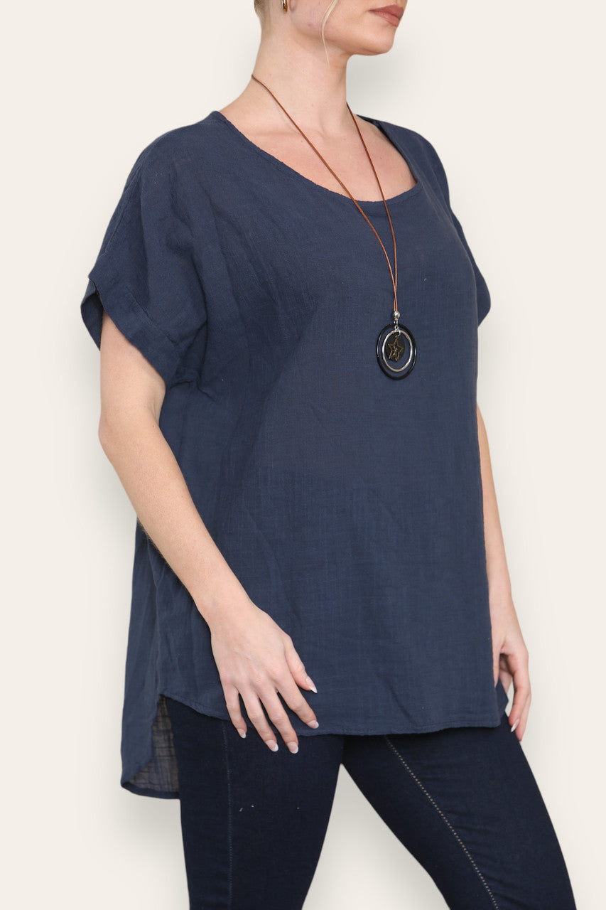 TOP MET KNOPEN ACHTEROP EN KETTING MARINEBLAUW