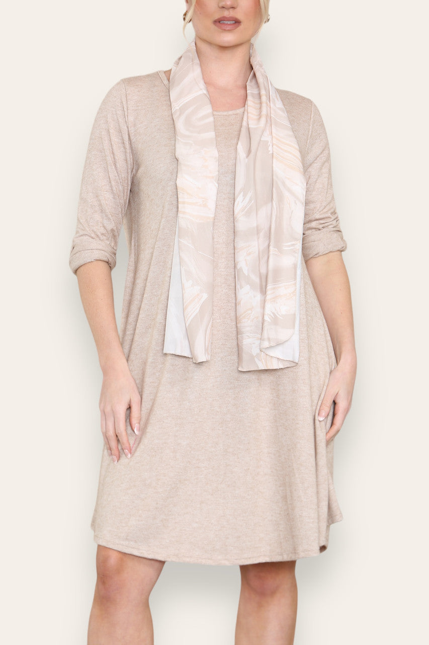 PLAIN FINE KNIT DRESS WITH PRINTED SILKY SCARF STONE