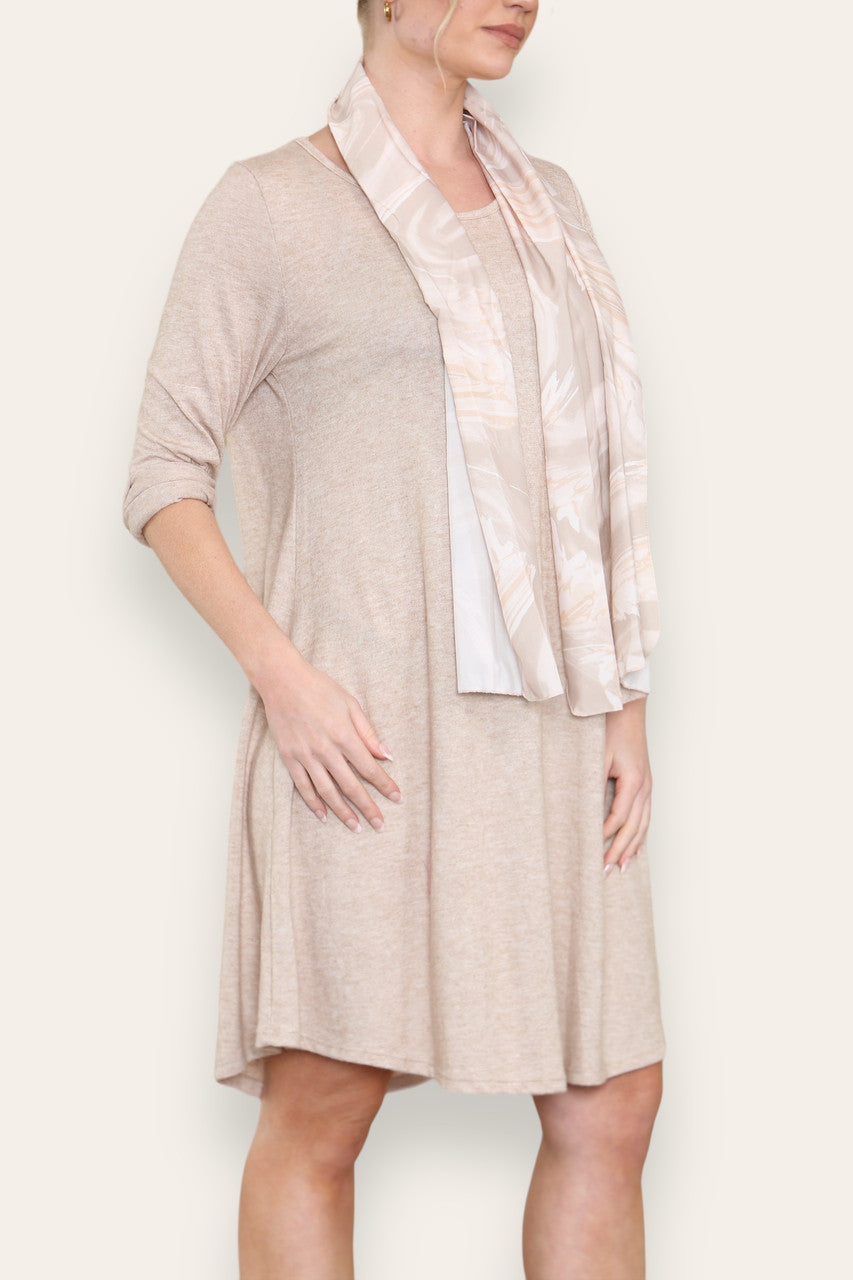PLAIN FINE KNIT DRESS WITH PRINTED SILKY SCARF STONE