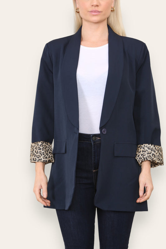 BLAUWE BLAZER MET VOLLEDIG GEVOERDE BINNENKANT EN LUIPAARDPRINT