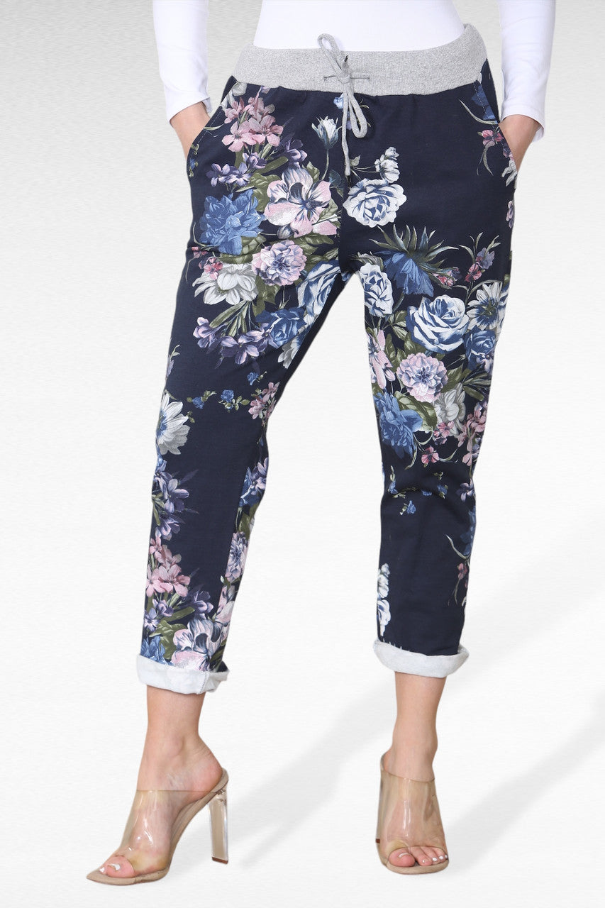JOGGINGBROEK MET BLOEMENPRINT - NAVY