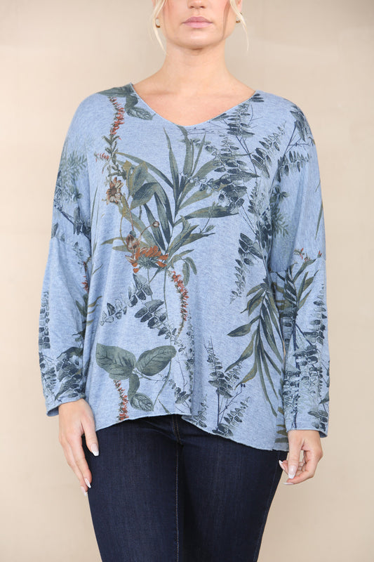 FIJNGEBREIDE TOP MET BOSPRINT DENIM