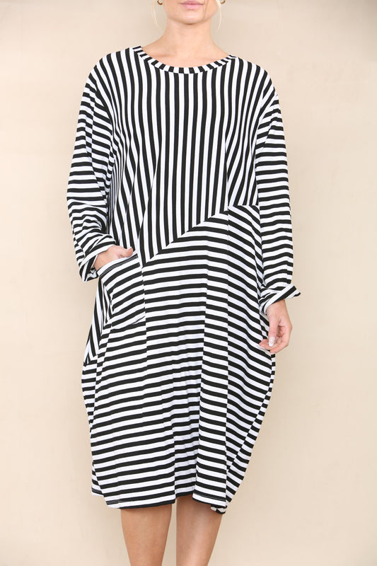 CONTRAST STRIPED DRESS BLACK