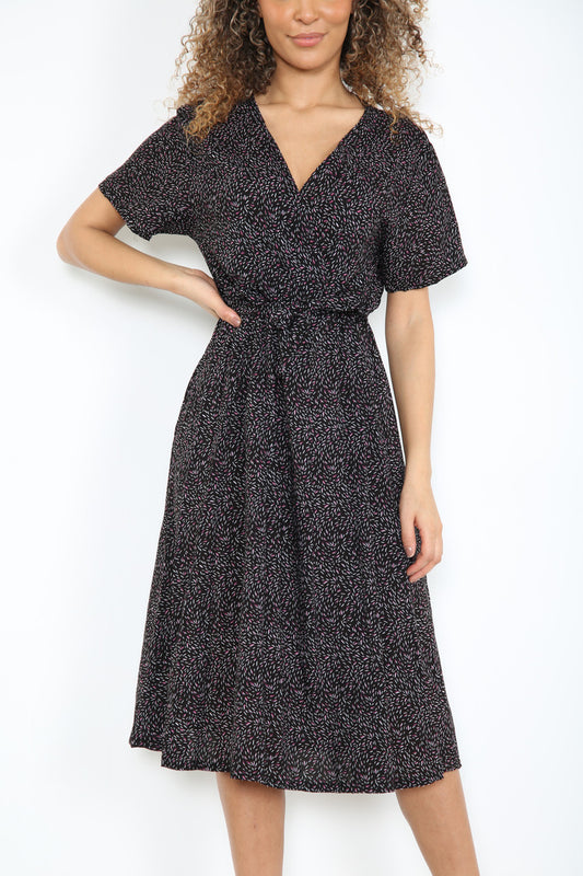 Dames Elastische Taille Wikkelstijl Roze Spikkels Print Jurk Zwart