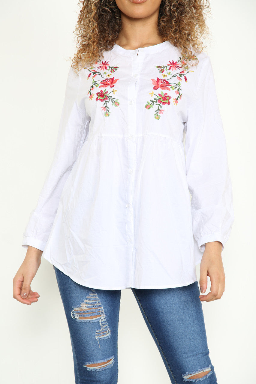 Damesshirt Met Geborduurde Bloemen Op De Borst Wit