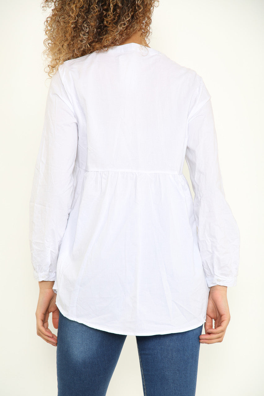 Damesshirt Met Geborduurde Bloemen Op De Borst Wit