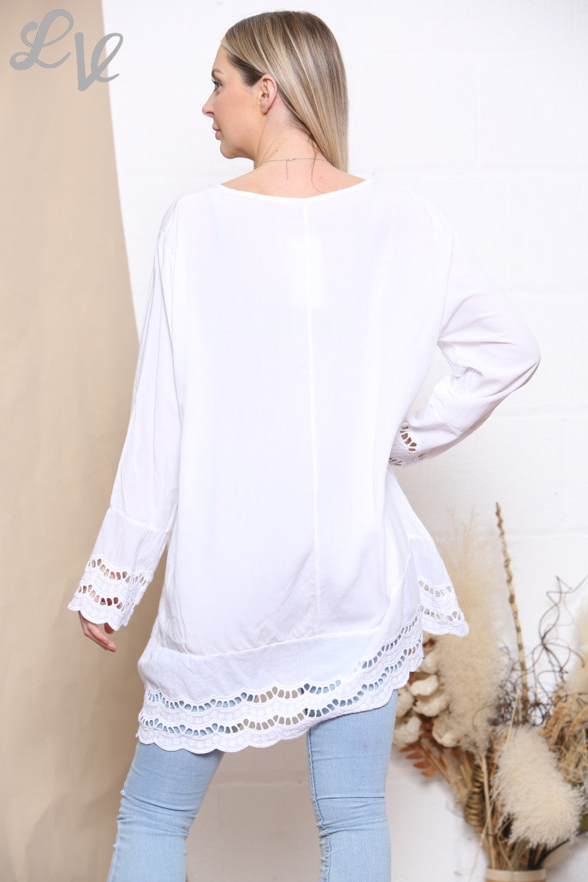Dames top wit met kanten zoom en mouwen