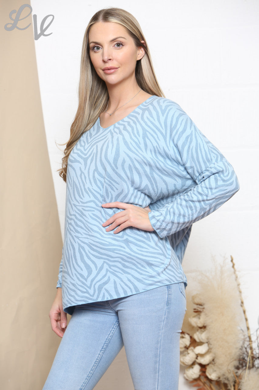 Dames trui met zebraprint en fijne breisteek lichtblauw