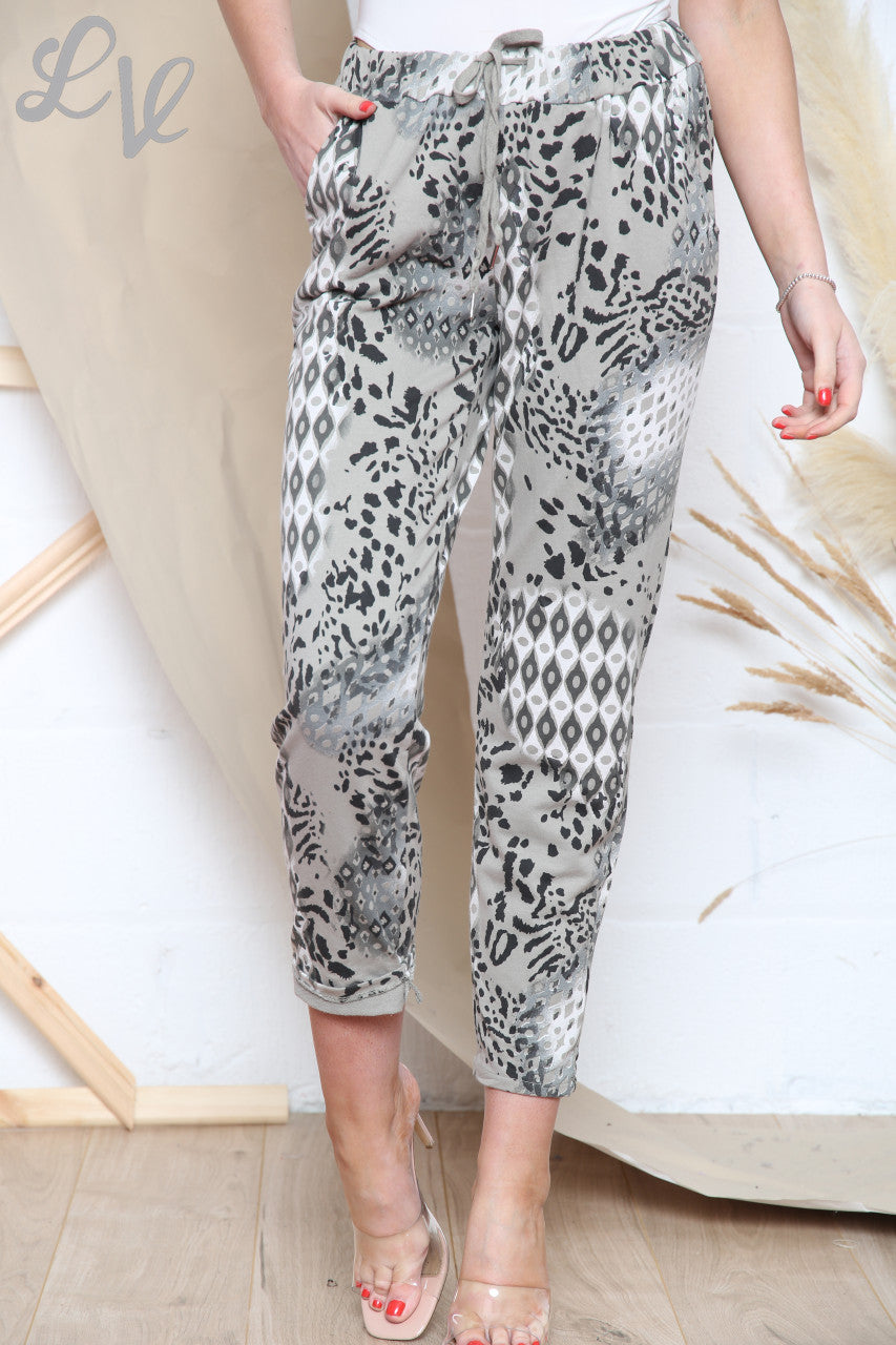 Dames joggingbroek met mixprint steen stukprijs WAS €10,99 NU €5,99