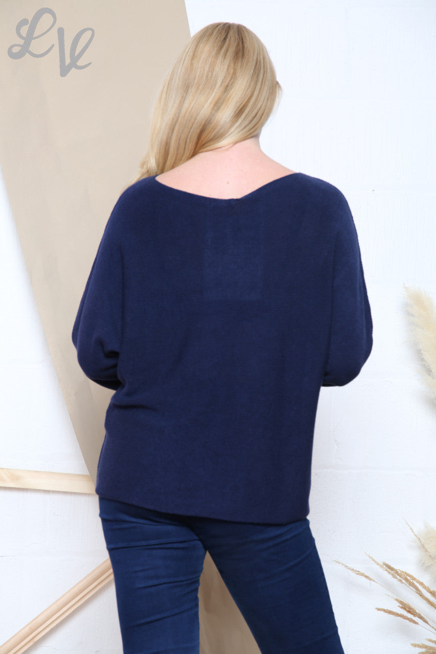 Dames trui met foliekrasonderdetail en fijne steek marineblauw per stuk £10.99