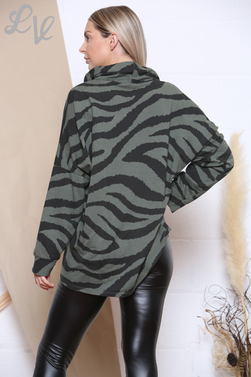 Dames top met zebraprint en boothals kaki - Prijs per stuk € 12,99