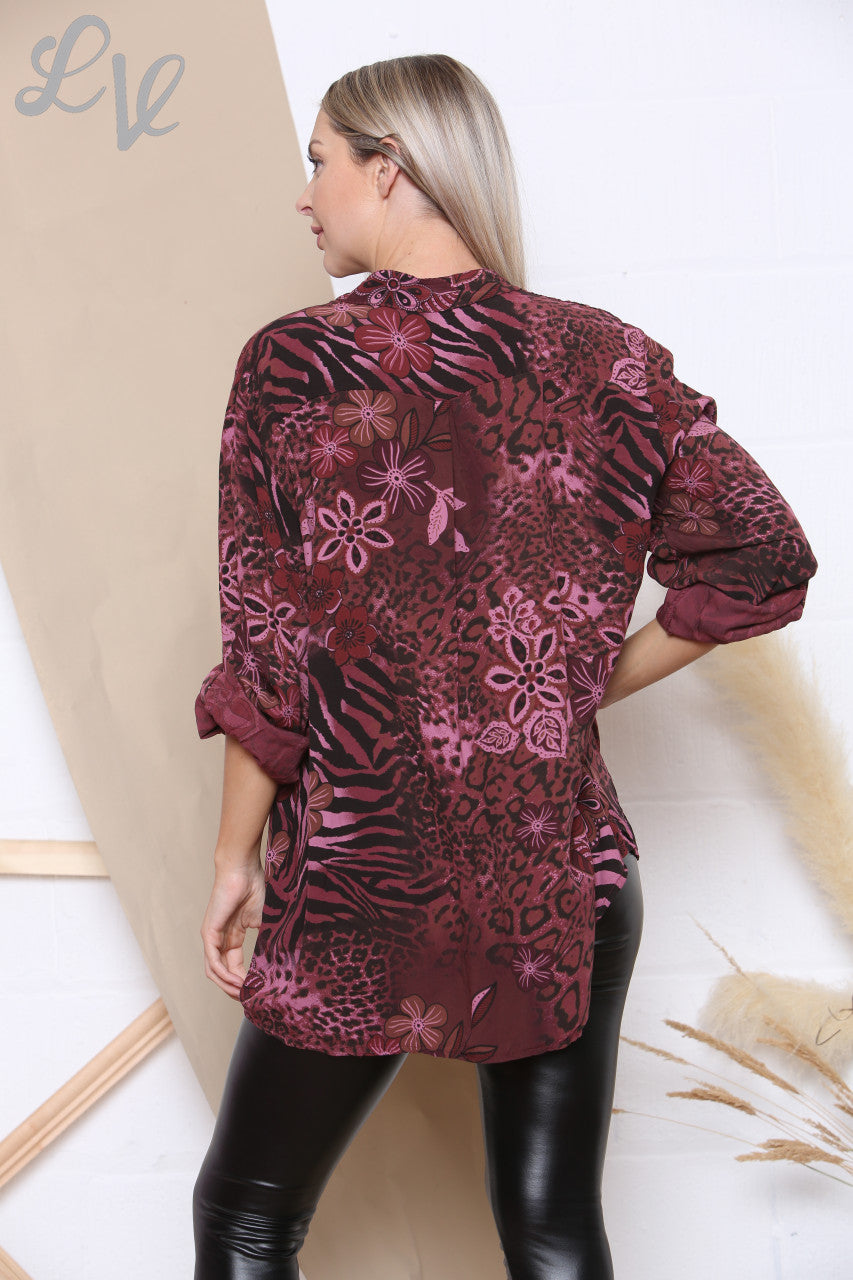Damesblouse met bloemen- en dierenprint bordeauxrood per stuk € 8,99