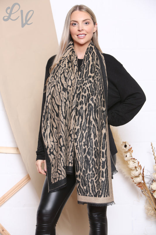 Dames sjaal met dierenprint bruin stukprijs WAS € 8,99 NU € 4,99