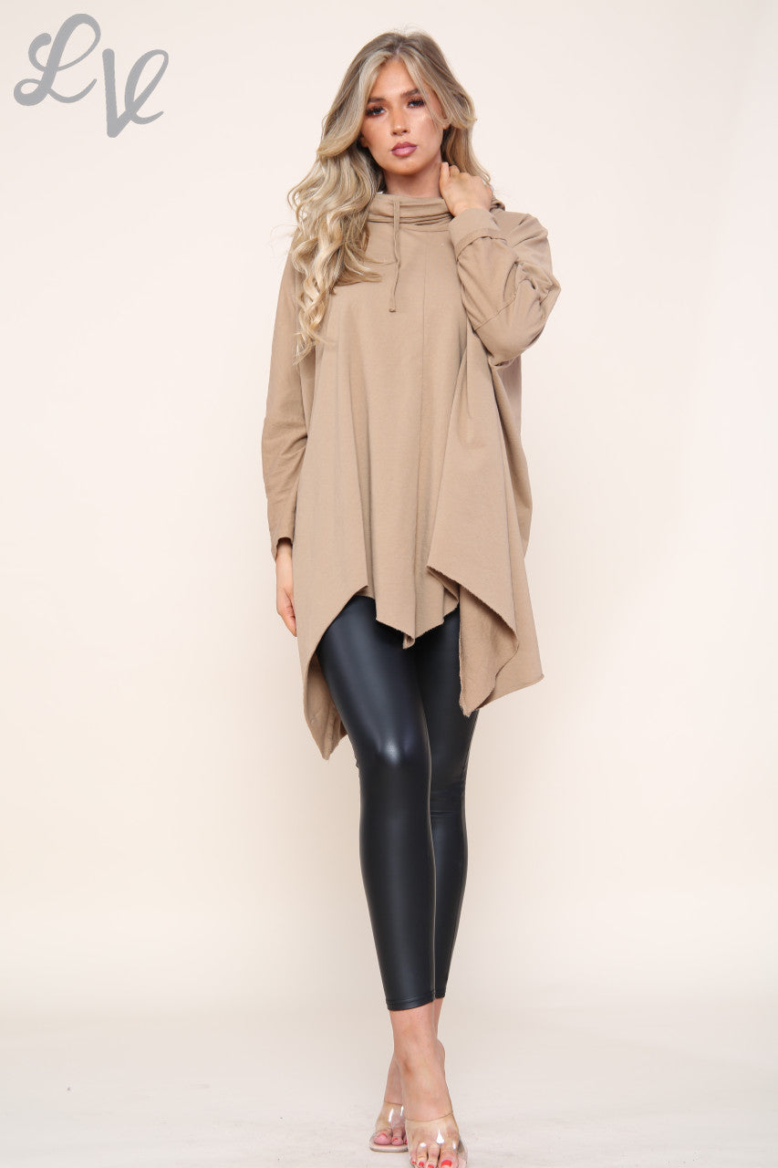 Dames asymmetrische top met boothals in bruin, per stuk € 14,99