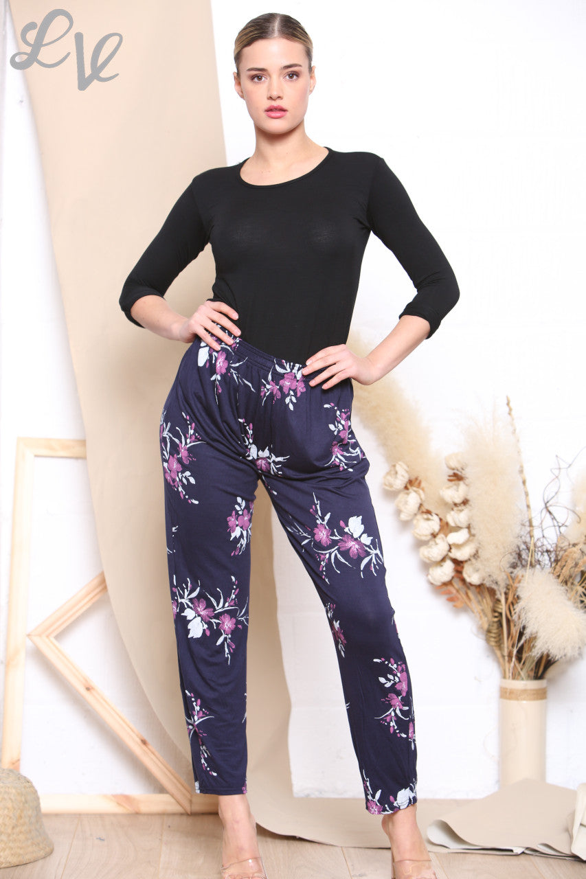 Damesbroek met bloemenprint in aquarelmotief, marineblauw